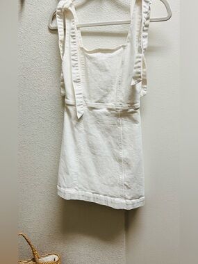 Alice + Olivia Maryann White Tie Shoulder Dress
